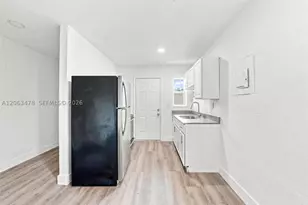 925 NW 69th, Miami, FL 33150 - Photo 15