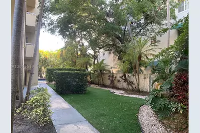 5839 SW 74th #201, South Miami, FL 33143 - Photo 17