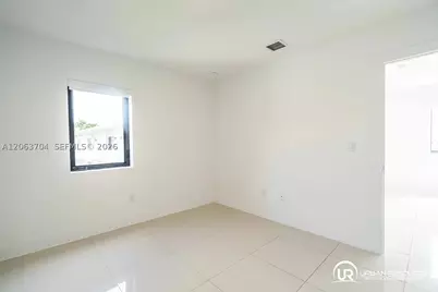 1971 Bay #122, Miami Beach, FL 33141 - Photo 9