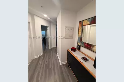 133 NE 2nd #401, Miami, FL 33132 - Photo 5
