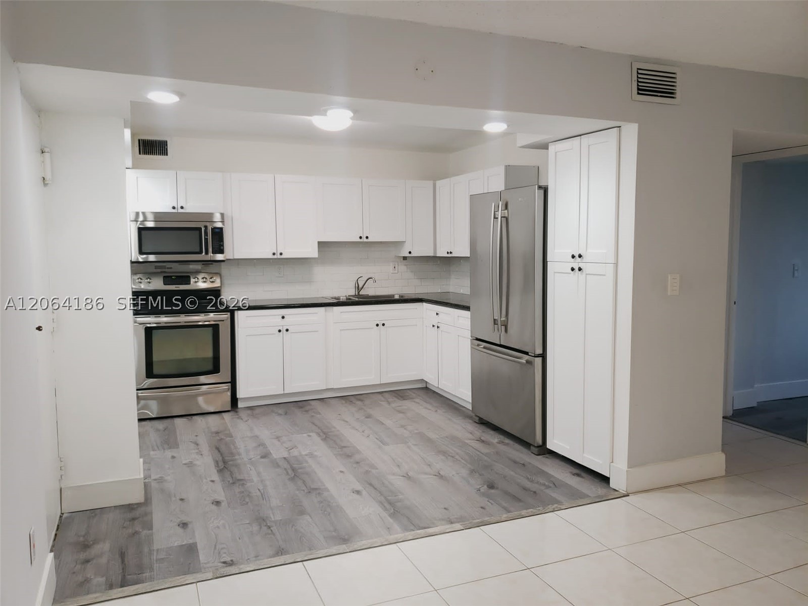 6861 SW 147th #3B - 6861 SW 147th #3B, Miami, FL 33193 Luxury Property | Jose Angel Pina