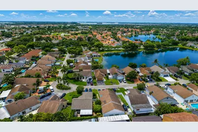18772 NW 80th, Hialeah, FL 33015 - Photo 43