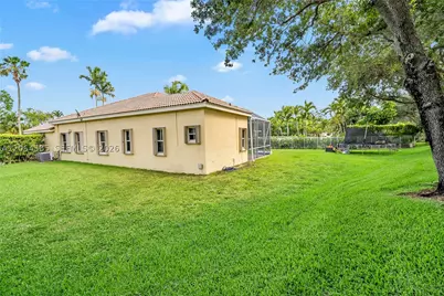 885 Tanglewood #885, Weston, FL 33327 - Photo 21