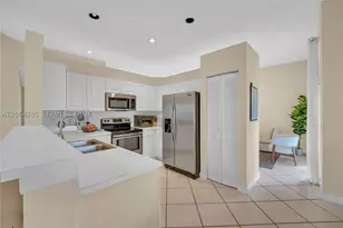 885 Tanglewood, Weston, FL 33327 - Photo 7