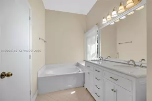 885 Tanglewood, Weston, FL 33327 - Photo 11