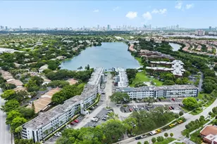 447 NE 195 Th, Miami, FL 33179 - Photo 17
