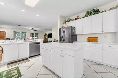 15887 NW 11th, Pembroke Pines, FL 33028 - Photo 3