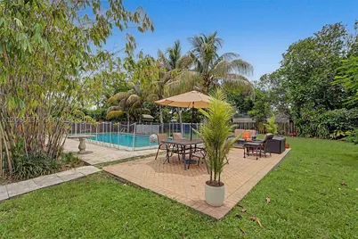 9770 Cutler Ridge, Cutler Bay, FL 33157 - Photo 15