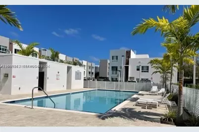 2561 NE 193rd #1208, Miami, FL 33180 - Photo 3