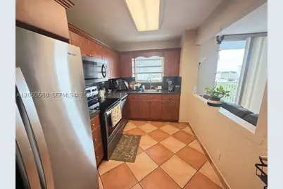 137 Golden Isles #912, Hallandale Beach, FL 33009 - Photo 13