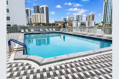 137 Golden Isles #912, Hallandale Beach, FL 33009 - Photo 5