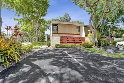 2999 Lakewood, Hollywood, FL 33021 - Photo 49