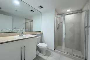 335 S Biscayne, Miami, FL 33131 - Photo 11
