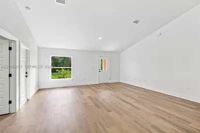 6898 Dickinson, Sebring, FL 33872 - Photo 5