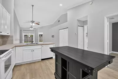 11065 NW 38th, Sunrise, FL 33351 - Photo 5