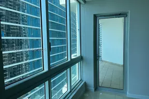 300 S Biscayne, Miami, FL 33131 - Photo 9