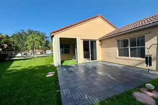 825 Falling Water, Weston, FL 33326 - Photo 3
