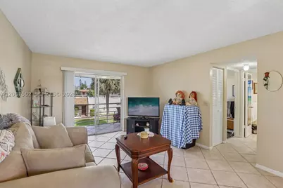 200 Bonnie #128, Palm Springs, FL 33461 - Photo 5