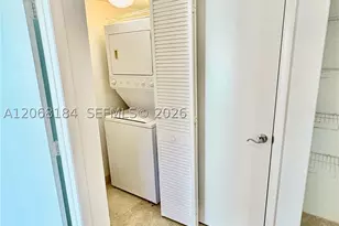 31 SE 5th, Miami, FL 33131 - Photo 9