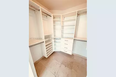 31 SE 5th #902, Miami, FL 33131 - Photo 7