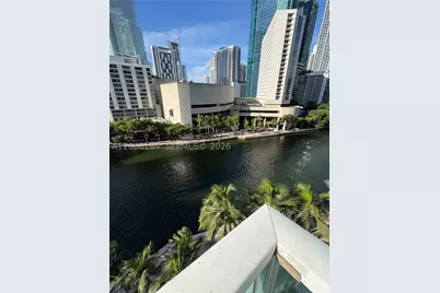 31 SE 5th #902, Miami, FL 33131 - Photo 13