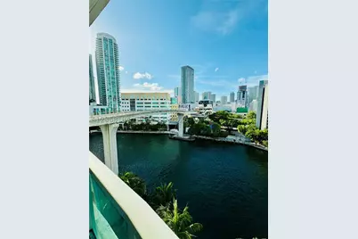 31 SE 5th #902, Miami, FL 33131 - Photo 11