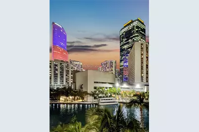 31 SE 5th #902, Miami, FL 33131 - Photo 19