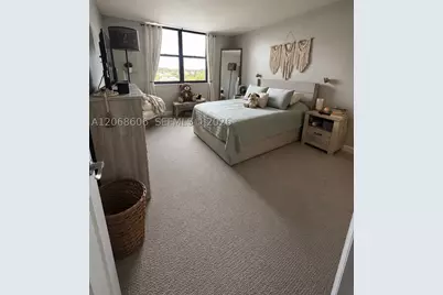 105 Lake Emerald #503, Oakland Park, FL 33309 - Photo 7