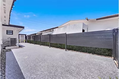 700 W 51st, Hialeah, FL 33012 - Photo 13