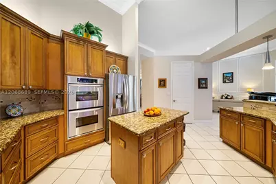 10660 SW 44th, Davie, FL 33328 - Photo 17
