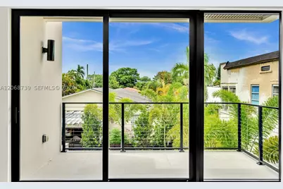 2222 SW 14th #right, Miami, FL 33145 - Photo 29