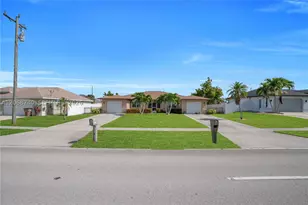 836 Trafalgar, Cape Coral, FL 33991 - Photo 3