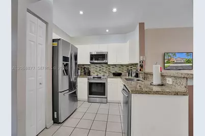 938 Bluewood, Weston, FL 33327 - Photo 29