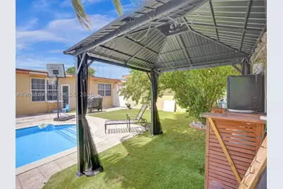 1161 NE 202nd, Miami, FL 33179 - Photo 37