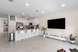 11410 W 34th, Hialeah, FL 33018 - Photo 11