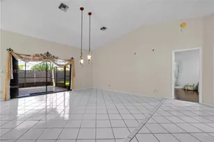 15821 Huntridge, Davie, FL 33331 - Photo 11