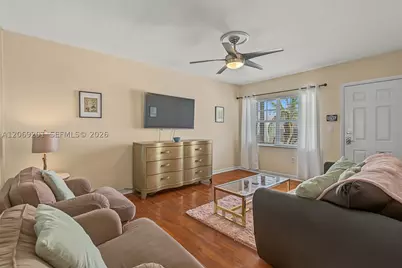 915 8th #102, Miami Beach, FL 33139 - Photo 3