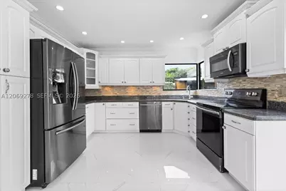 406 Lawn Acres, Hollywood, FL 33023 - Photo 11