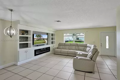 5451 Chicory, Lake Worth, FL 33463 - Photo 5