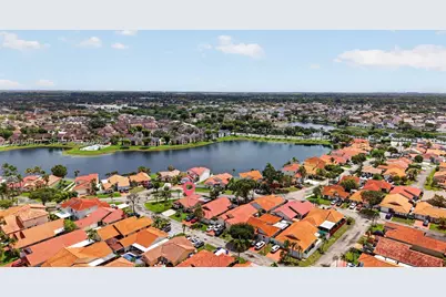 18847 NW 83rd, Hialeah, FL 33015 - Photo 37