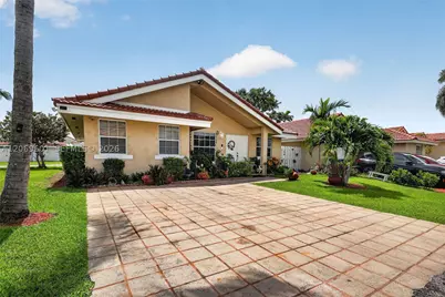18847 NW 83rd, Hialeah, FL 33015 - Photo 5