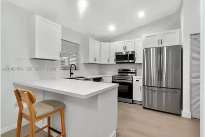 18847 NW 83rd, Hialeah, FL 33015 - Photo 11
