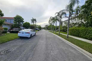 387 NW 107th, Pembroke Pines, FL 33026 - Photo 35