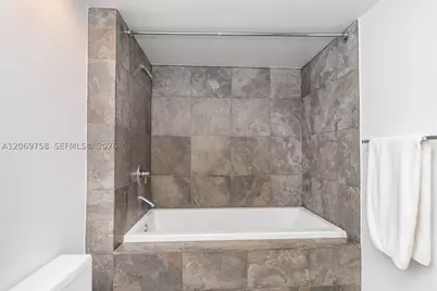 475 Brickell #2908, Miami, FL 33131 - Photo 15