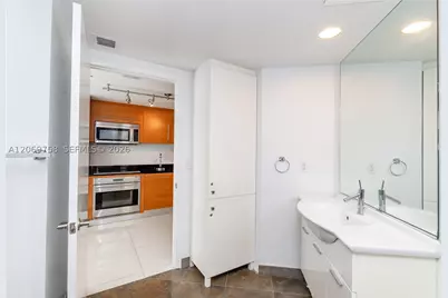 475 Brickell #2908, Miami, FL 33131 - Photo 13