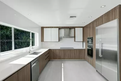 19231 NE 22nd, Miami, FL 33180 - Photo 11