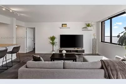 540 Brickell Key #1519, Miami, FL 33131 - Photo 3