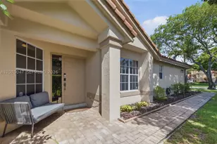10852 Cypress Glen, Coral Springs, FL 33071 - Photo 45