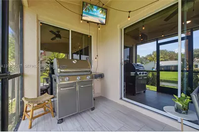 10852 Cypress Glen, Coral Springs, FL 33071 - Photo 35