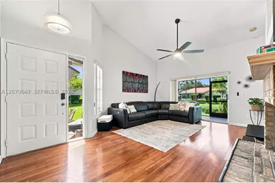 10852 Cypress Glen, Coral Springs, FL 33071 - Photo 5
